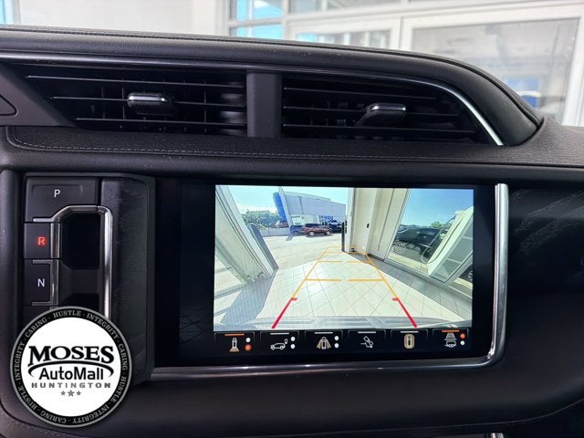 2024 GMC Yukon Denali - Photo 28