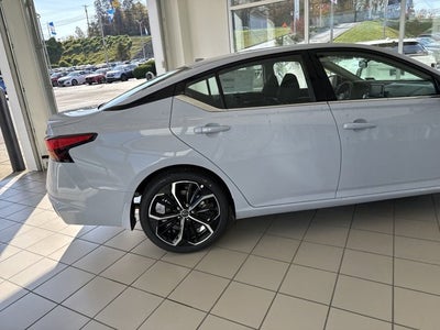 2025 Nissan Altima SR