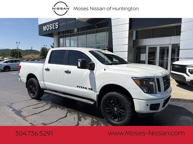 2019 Nissan Titan SL 4X4 Crew Cab's photo