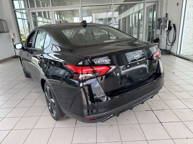 2025 Nissan Versa SR