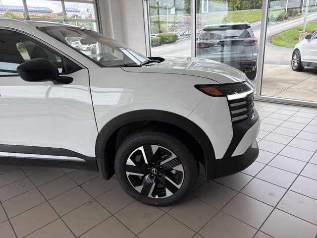 2027 Nissan Kicks SV