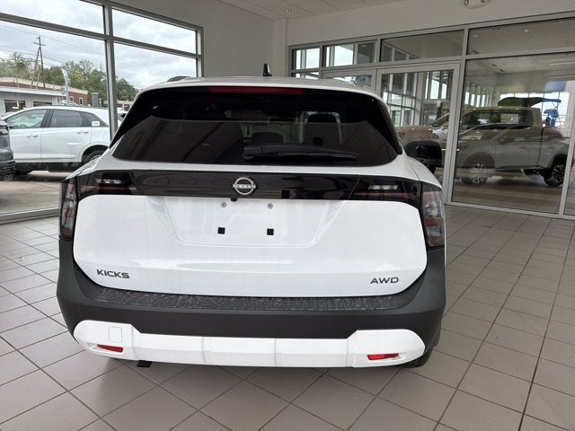 2027 Nissan Kicks SV