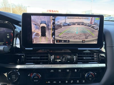 2026 Nissan Pathfinder SL