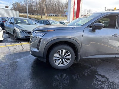 2026 Nissan Pathfinder SL