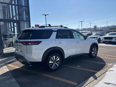 2026 Nissan Pathfinder SL