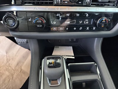 2026 Nissan Pathfinder SL