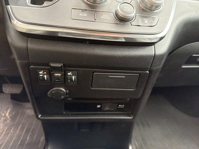 2018 Toyota Sienna BASE