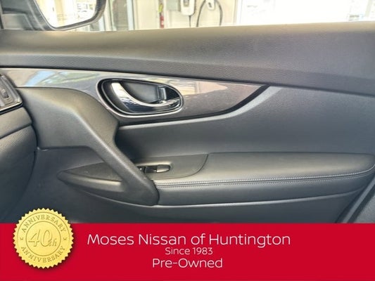 2019 Nissan Rogue SV in Huntington, WV - Moses Nissan of Huntington
