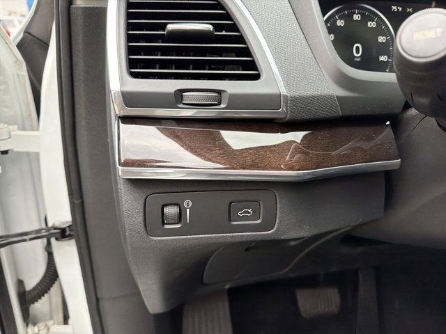 2019 Volvo XC90 Momentum